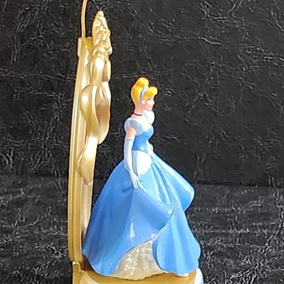 Vintage 1997 Hallmark Keepsake Ornament Disney Cinderella The Enchanted Memories - Picture 6 of 10